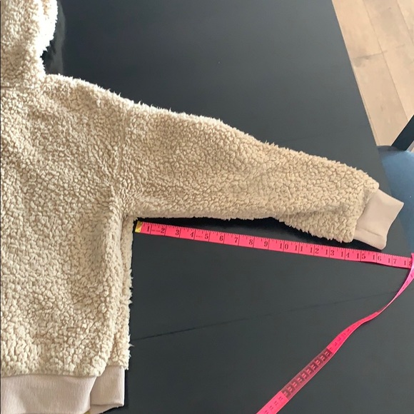 Cute camel Sherpa style sweater - Picture 3 of 3